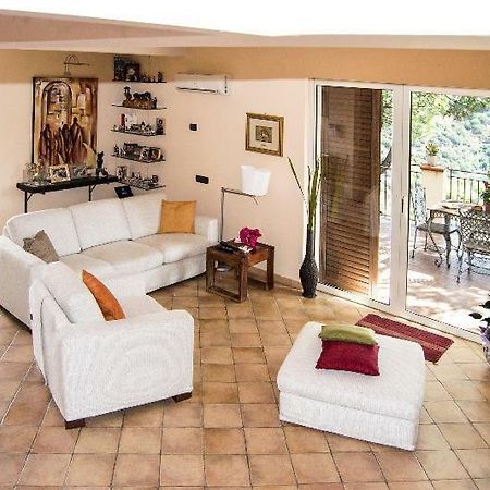 Casa Vacanze Gallodoro Letoianni Exterior foto