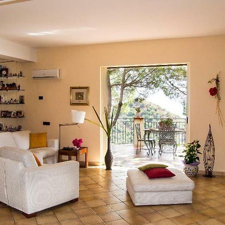 Casa Vacanze Gallodoro Letoianni Exterior foto