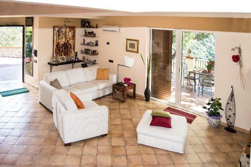 Casa Vacanze Gallodoro Letoianni Exterior foto